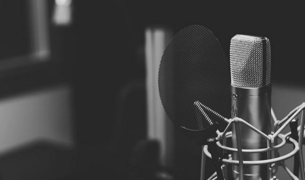 Featured Images - The Merry Writer Podcast. Photo of a microphone.